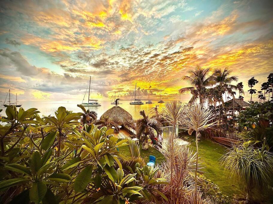 Meri Lodge Huahine Fare Esterno foto